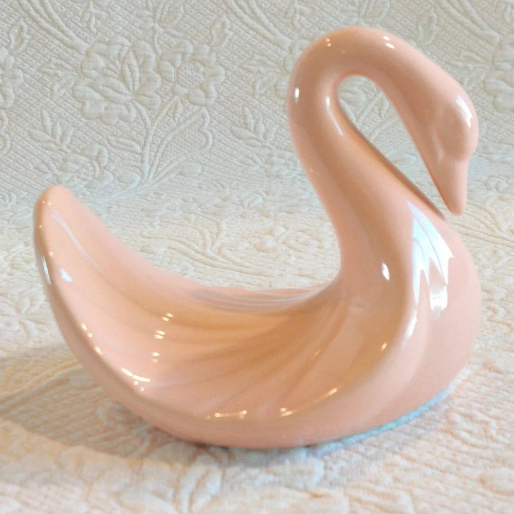 Vintage pink Ceramic Swan Hand Towel Display Holder